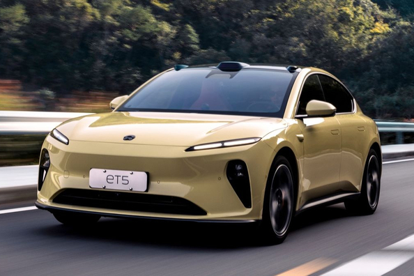 NIO ET5 Test: Intelligente Elektro-Limousine mit bis zu 1000 km Reichweite Foto 2
