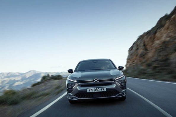 Citroën C5 X Hybrid Test: Komfortabler Crossover-Liftback mit Mildhybrid Foto 1