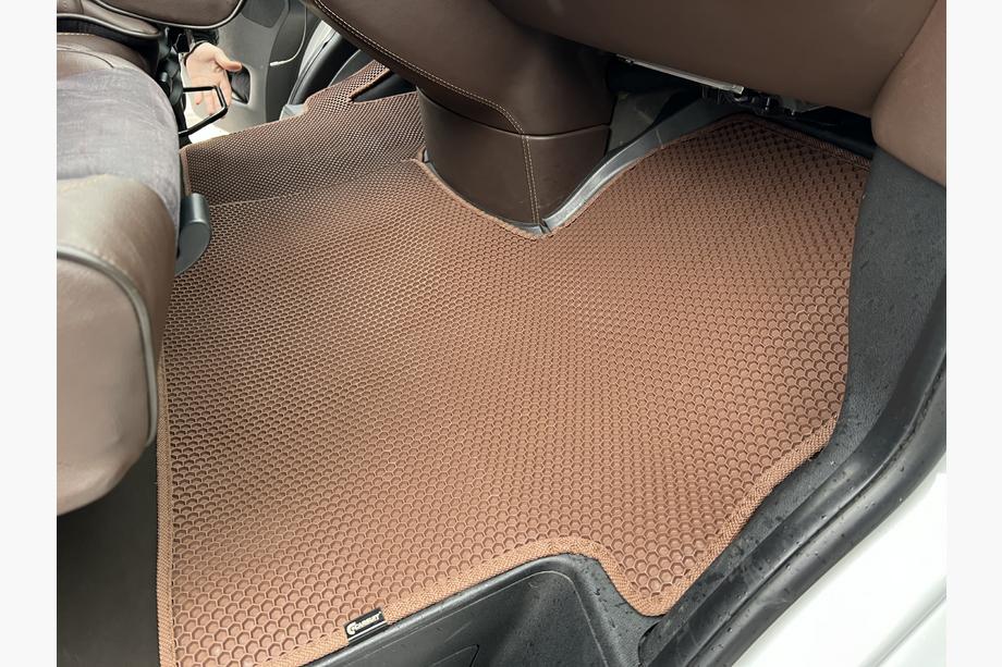 Mercedes Sprinter W907/W910 2018- Gummimatten Carsuit V2 (Braun) Foto 3