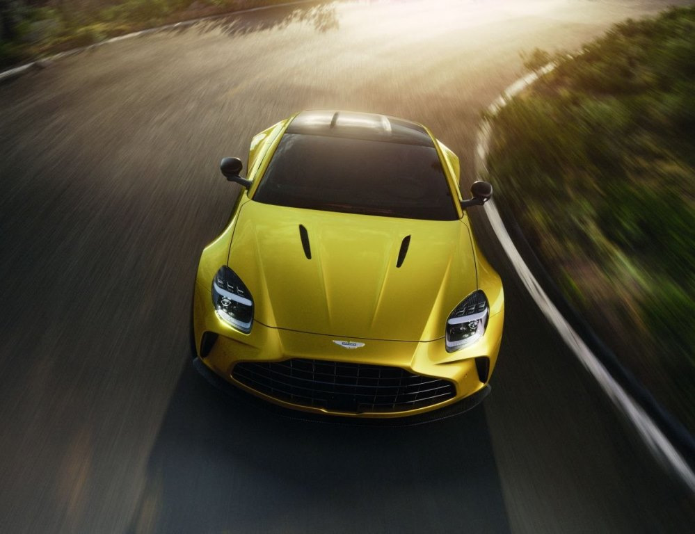 Test des britischen Sportwagens Aston Martin Vantage 2025