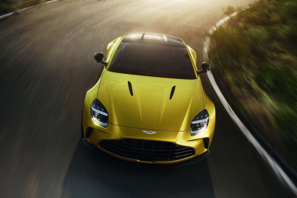 Test des britischen Sportwagens Aston Martin Vantage 2025