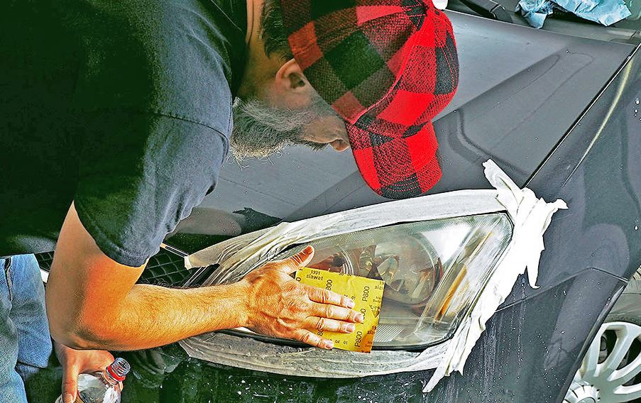 Autoscheinwerfer selbst aufbereiten: Klarheit wiederherstellen