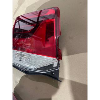B-Ware Rückleuchte hinten links innen 2016-2021 (OEM-Standard) (für Kofferraumdeckel) (gerissen) Toyota Land Cruiser 200 2007-2021 Foto 2