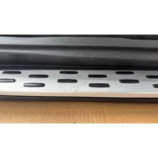 B-Ware Seitliche Trittbretter Original-Design (ohne Schrauben, 2 Stk.) Foto 1