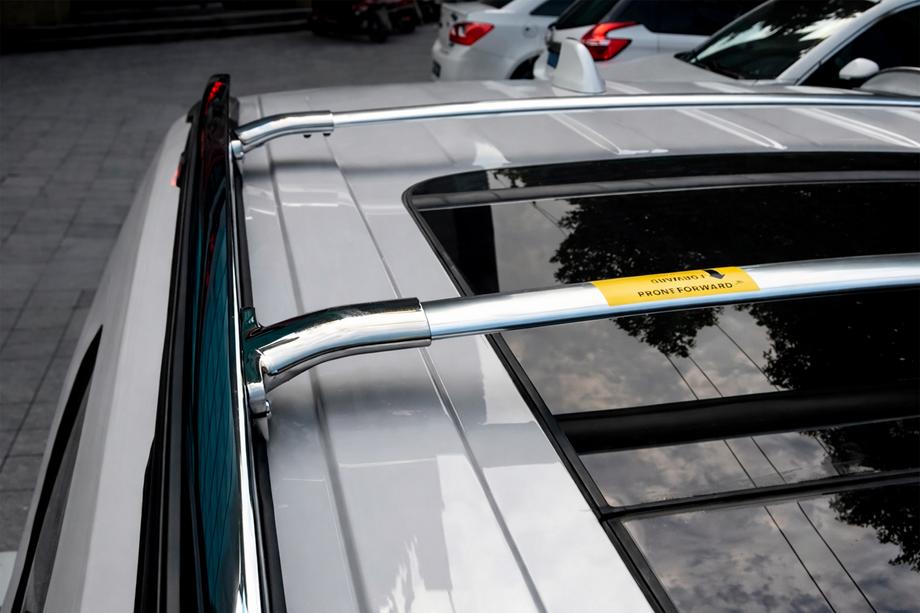 Ford Explorer 2011-2019 Dachträger-Querträger für integrierte Reling OEM (2016-2019, 2 Stk.) Chrom Foto 2