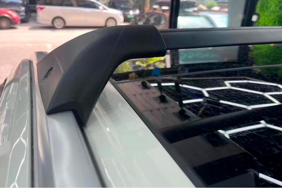 Nissan X-trail T33/Rogue 2022- Dachträger Quertraversen für integrierte Reling OEM (2 Stk.) Schwarz Foto 4