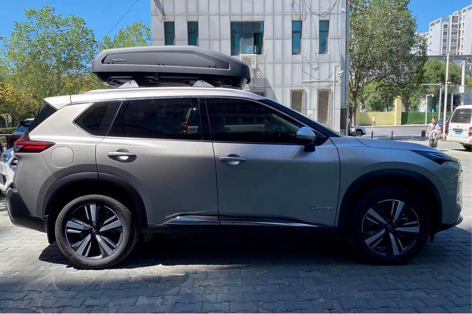 Nissan X-trail T33/Rogue 2022- Dachträger Quertraversen für integrierte Reling OEM (2 Stk.) Schwarz Foto 5