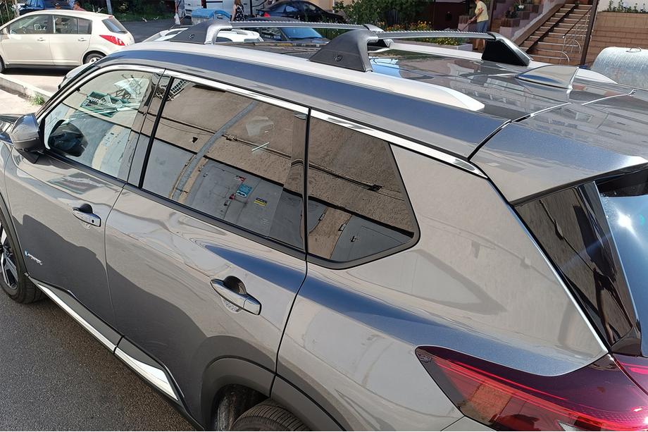 Nissan X-trail T33/Rogue 2022- Dachträger Quertraversen für integrierte Reling OEM (2 Stk.) Schwarz Foto 1