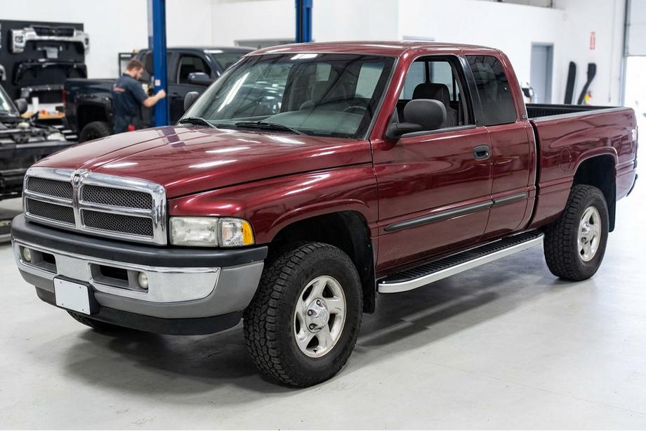Dodge RAM (BR/BE) 1994–2002 Seitliche Trittbretter Tayga Grey (2 Stk., Aluminium) Image