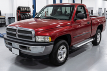 Dodge RAM (BR/BE) 1994–2002 Seitliche Trittbretter Line (2 Stk., Aluminium) Foto 1
