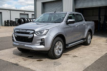 Isuzu D-Max 2019- Rainbow Seitliche Trittbretter (2 Stk., Aluminium) Foto 1