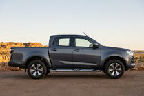 Isuzu D-Max 2019- Seitenschweller Mevsim Grey (2 Stk., Aluminium) Foto 1