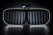 BMW X7 G07 2019- Nierengrills 1 Bar LED (2019-2022, Schwarz Hochglanz) Foto 6