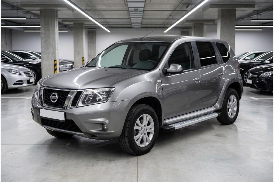 Nissan Terrano 2014- Maya V2 Seitliche Trittbretter (2 Stk., Aluminium) Image