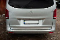 Mercedes Vito/V-class W447 2014- Breite Edelstahl Heckklappenleiste über dem Kennzeichen Foto 4