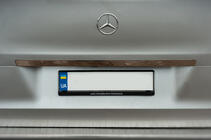Mercedes Vito/V-class W447 2014- Breite Edelstahl Heckklappenleiste über dem Kennzeichen Foto 1