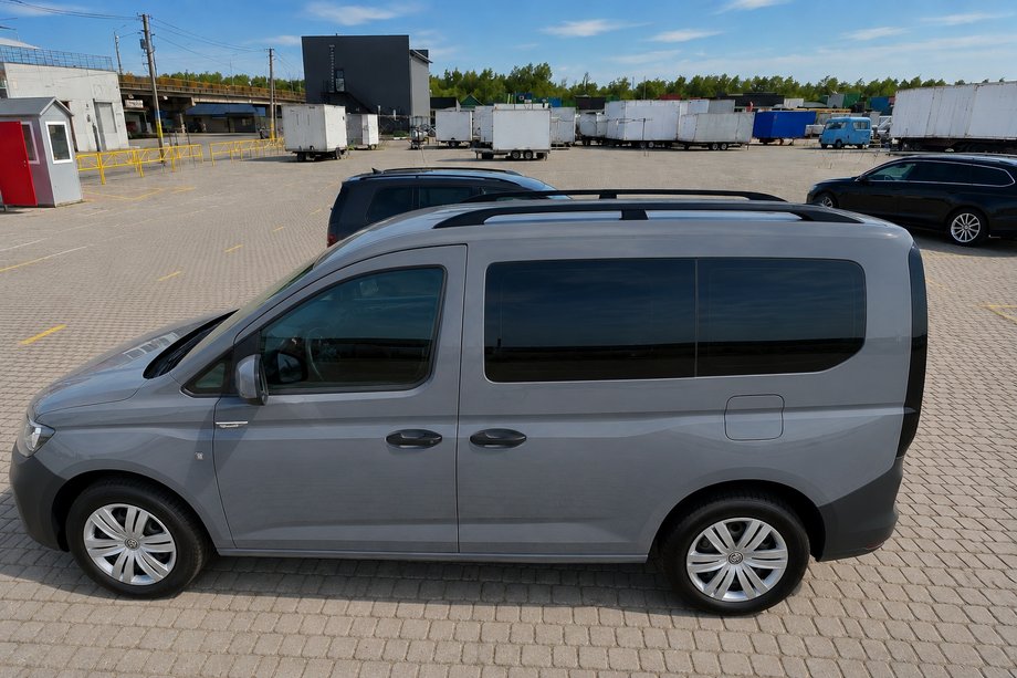 Ford Connect 2021- Dachreling schwarz (türkisches Design) Maxi Basis, Metallfüße Foto 2