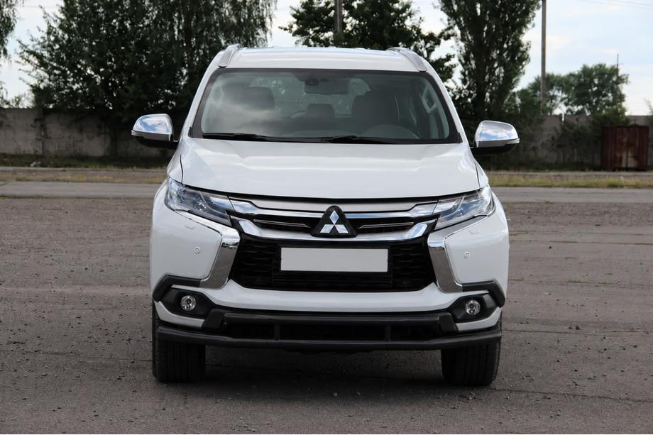 Mitsubishi Pajero Sport 2015- Frontschutzbügel ST016 Black (Edelstahl) Foto 3
