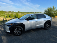 Toyota bZ4X 2022- Integrierte OEM Dachreling grau (Aluminium) Foto 1