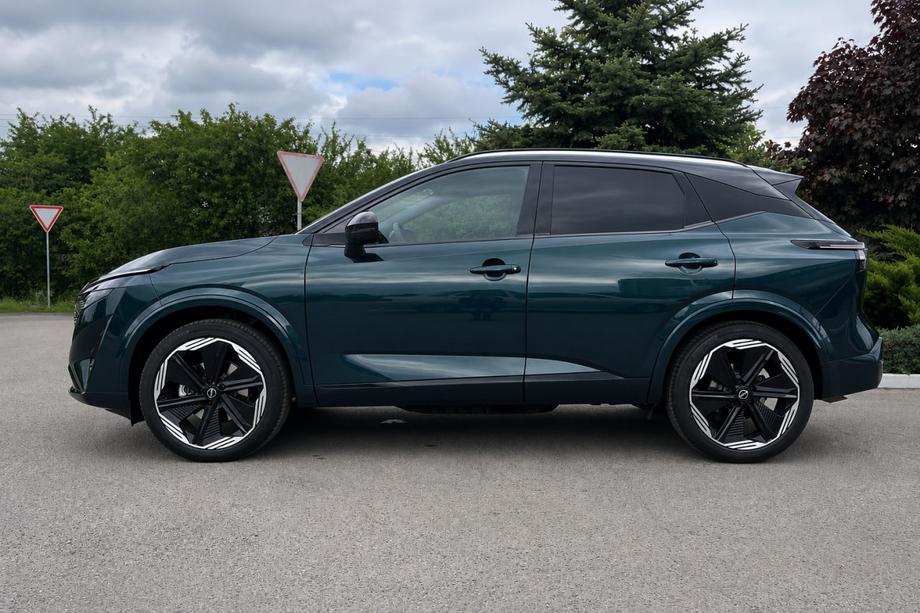 Nissan Qashqai 2021- Integrierte Dachreling grau OEM (Aluminium, Montage mit Kleber) Image
