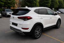 Hyundai Tucson TL 2016-2021 Integrierte Dachreling schwarz OEM (ABS-Kunststoff, Montage mit Kleber) Foto 1