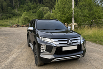 Mitsubishi Pajero Sport 2015- Integrierte Dachreling schwarz OEM (2019-, Aluminium) Foto 2