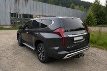 Mitsubishi Pajero Sport 2015- Integrierte Dachreling schwarz OEM (2019-, Aluminium) Foto 3