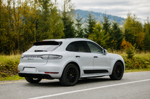 Porsche Macan 2014-2024 Integrierte Dachreling schwarz OEM (Aluminium, Klebemontage) Foto 1