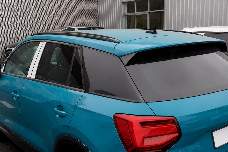 Audi Q2 2016- Integrierte Dachreling schwarz OEM (Aluminium, Klebemontage) Foto 1
