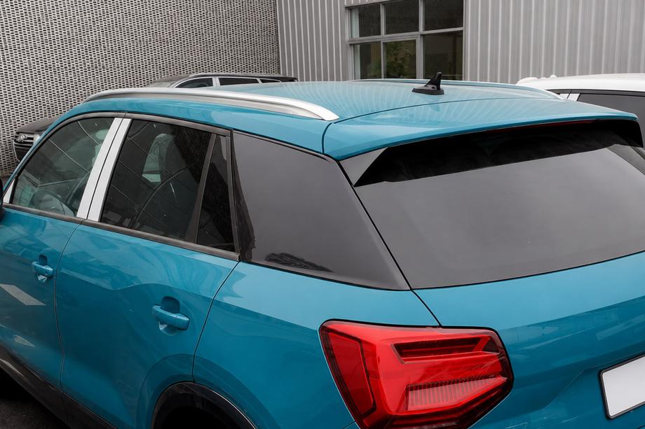 Audi Q2 2016- Integrierte Dachreling grau OEM (Aluminium, Montage mit Kleber) Image