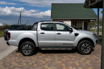 Ford Ranger 2011–2022 OEM Dachreling schwarz (ABS-Kunststoff, Montage zum Kleben) Foto 2