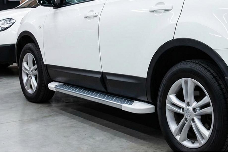Nissan Qashqai 2014-2021 Seitenschweller Allmond White (2 Stk., Aluminium) Image
