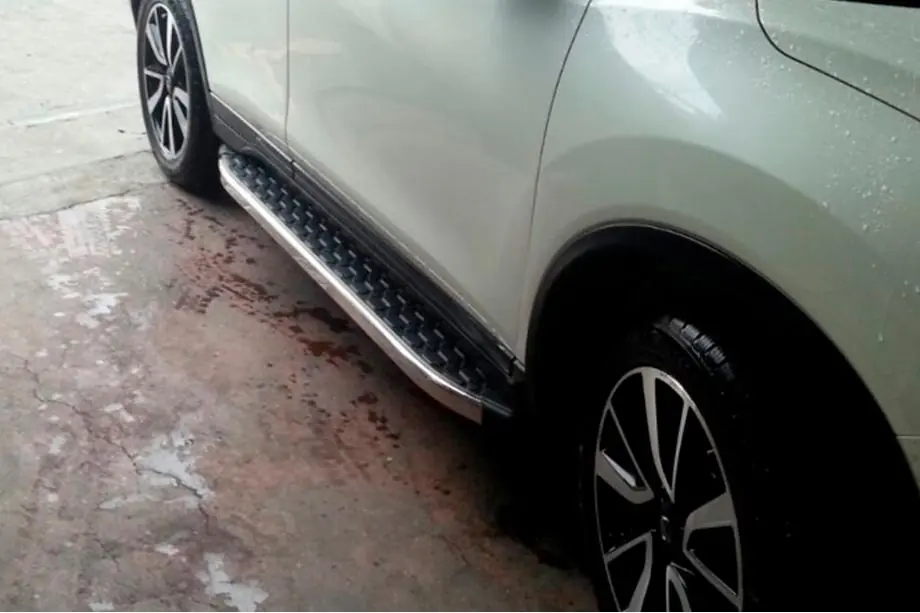 Nissan Qashqai 2007-2010 Trittbretter BlackLine (2 Stk, Aluminium) Image