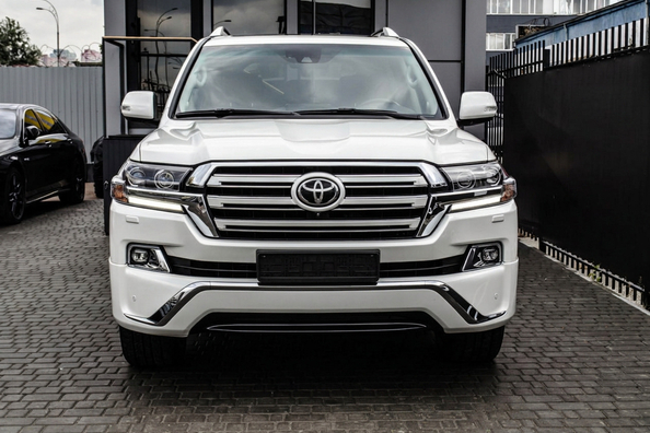 Was ein komplettes Restyling des Toyota Land Cruiser 200 wirklich kostet