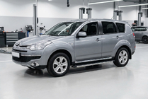 Citroen C-Crosser 2007-2013 Trittbretter BlackLine (2 Stk, Aluminium) Foto 1