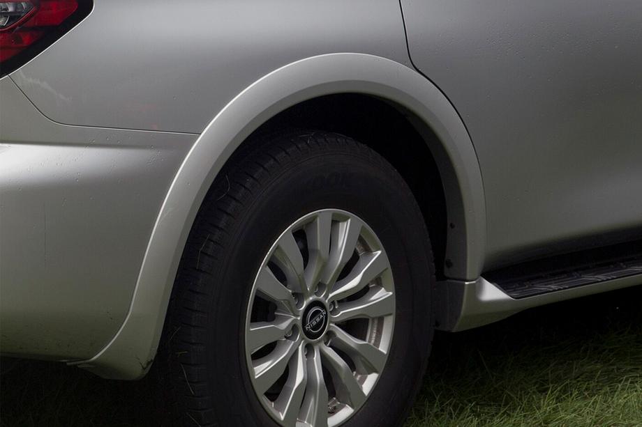Nissan Armada 2016-2024 Verbreiterungen der hinteren Radläufe (Original, gebraucht) Foto 1