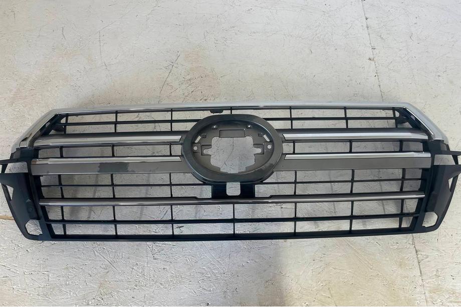 Toyota Land Cruiser 200 2007-2021 B-Ware Kühlergrill 2016-2021 (Design 2019) Foto 2