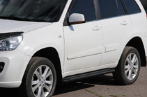 Chery Tiggo 1 2005-2016 Seitliche Trittbretter Premium Black (2 Stk., Edelstahl) Ø60 Foto 3