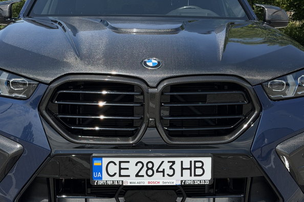 BMW X5 G05 2018 → X5M 2025: Komplett-Upgrade mit Carbon-Bodykit und M-Lenkrad Foto 15