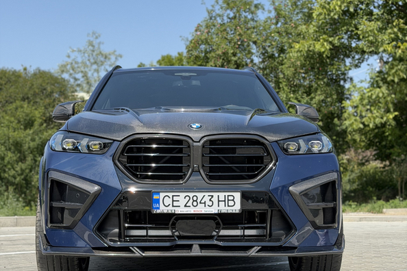 BMW X5 G05 2018 → X5M 2025: Komplett-Upgrade mit Carbon-Bodykit und M-Lenkrad Foto 14