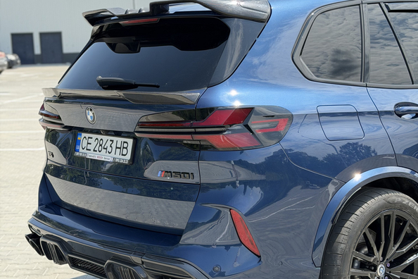 BMW X5 G05 2018 → X5M 2025: Komplett-Upgrade mit Carbon-Bodykit und M-Lenkrad Foto 8
