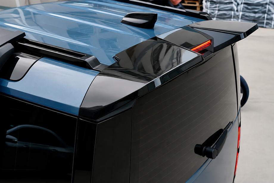 Land Rover Defender 2019- Heckspoiler V2 (Schwarz) Image