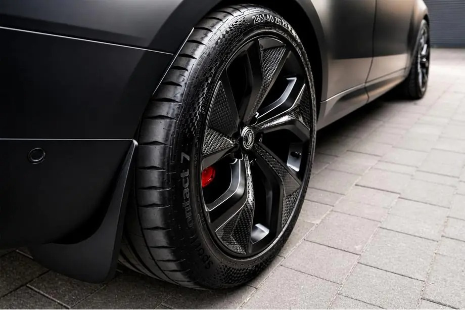 Range Rover Sport 2025 Update: Montage stylischer Alufelgen
