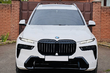 BMW X7 G07 2019–: Einbau des LCI M-Performance Facelift-Kits Foto 1