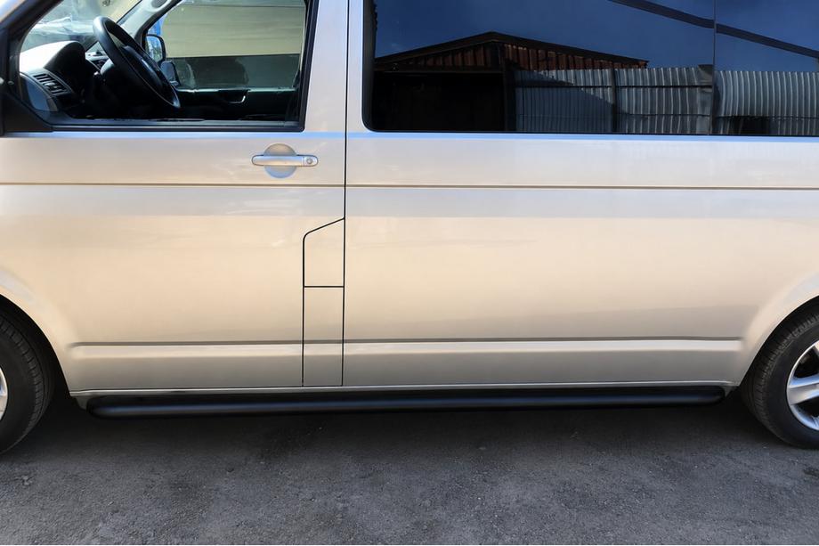 Volkswagen T5 2010-2015 Seitliche Trittbretter Premium Black (2 Stk., Edelstahl) 60 mm, langer Radstand Foto 3