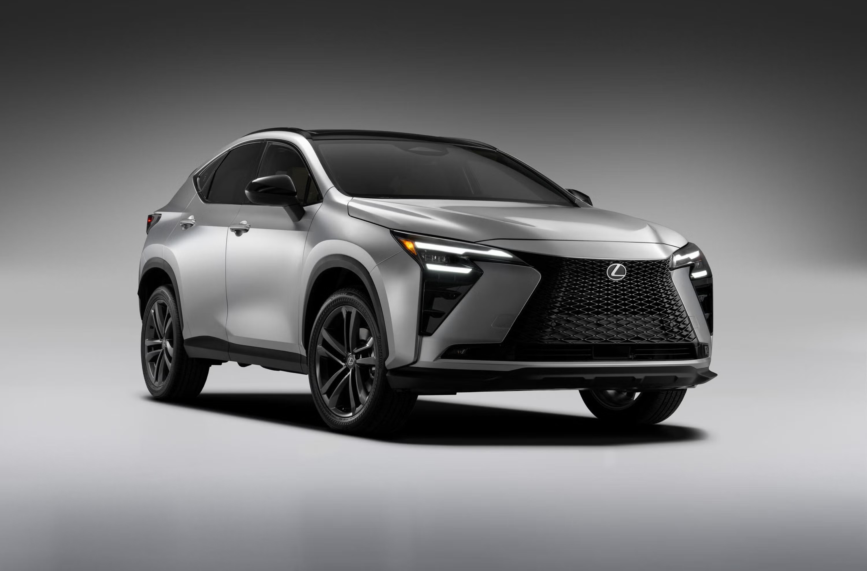 Lexus NX 2027 Facelift: neues Design, Innenraum und fast 100 km elektrisch