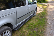 Volkswagen Caddy 2004-2010 Seitliche Trittbretter Premium Black (2 Stk., Edelstahl) Foto 2