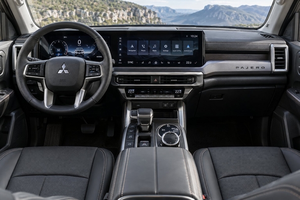 Neuer Mitsubishi Pajero 2026: Leiterrahmen-SUV mit Super Select 4WD-II Foto 1