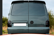 Volkswagen T5 2010-2015 Spoiler DPT (Hecktüren, Schwarz Hochglanz) Foto 1