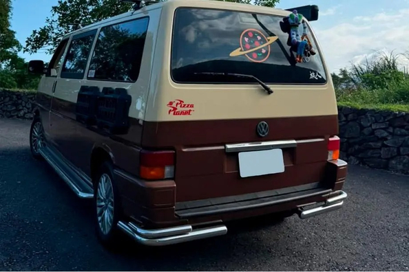 Volkswagen T4 fürs Camping und Offroad: Montage von Frontschutz, Seitenschwellern und Heckecken Foto 16